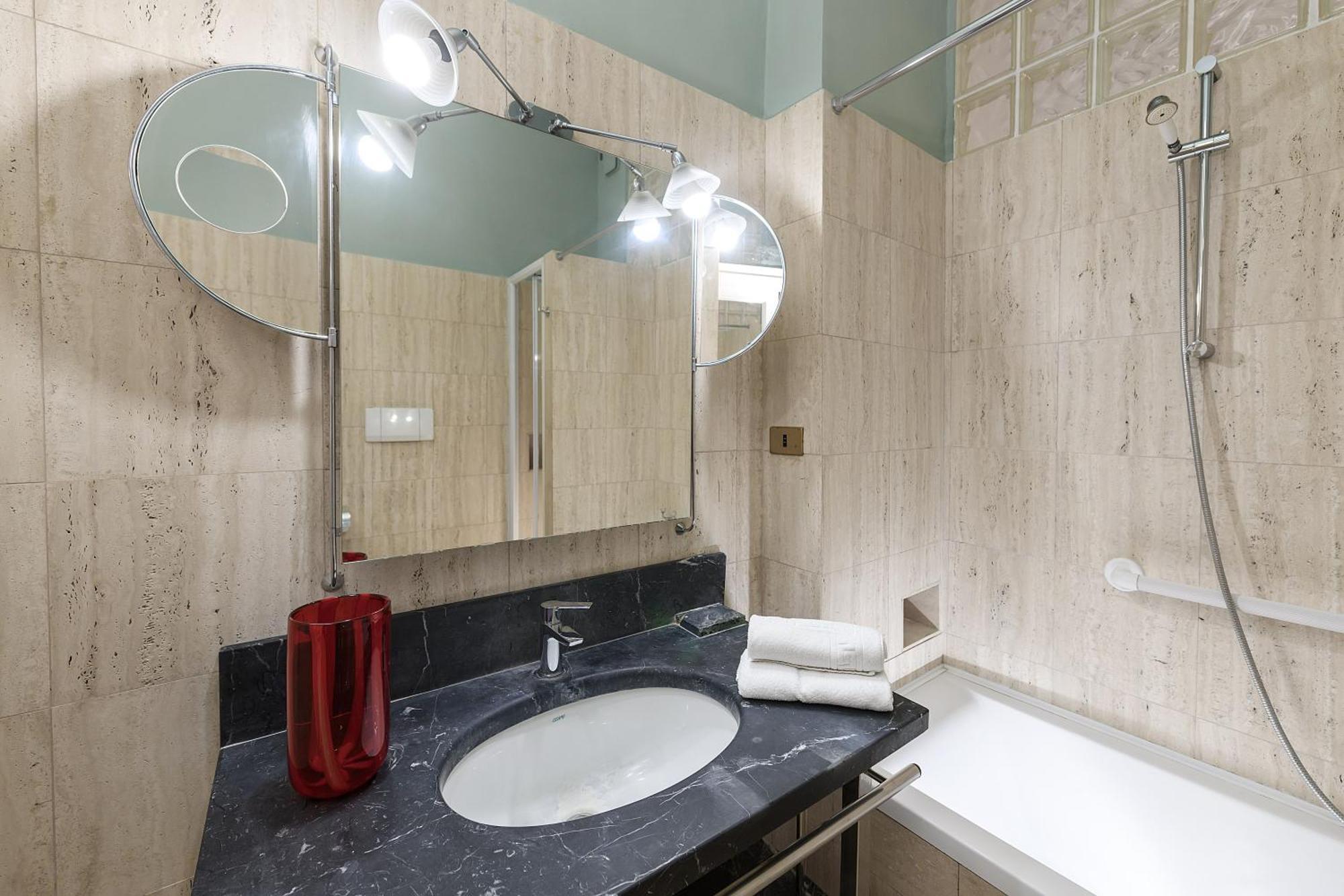Bernini Al Borgo Apartment โรม ภายนอก รูปภาพ